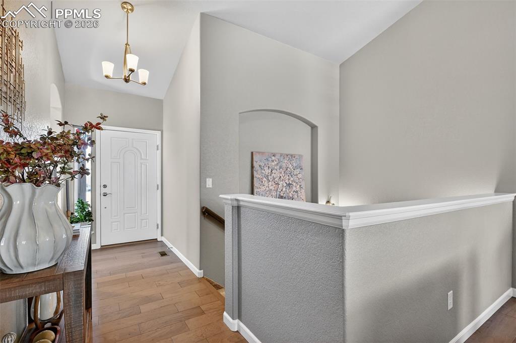 Image 7 of 31: Entry