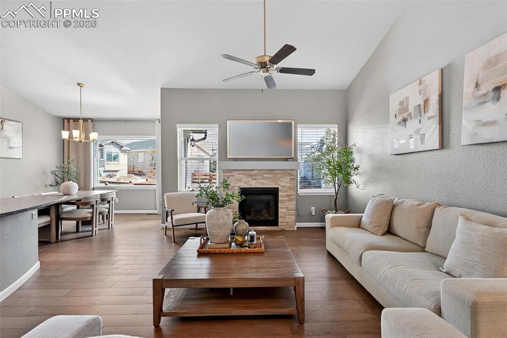 Image 8 of 31: Living Room