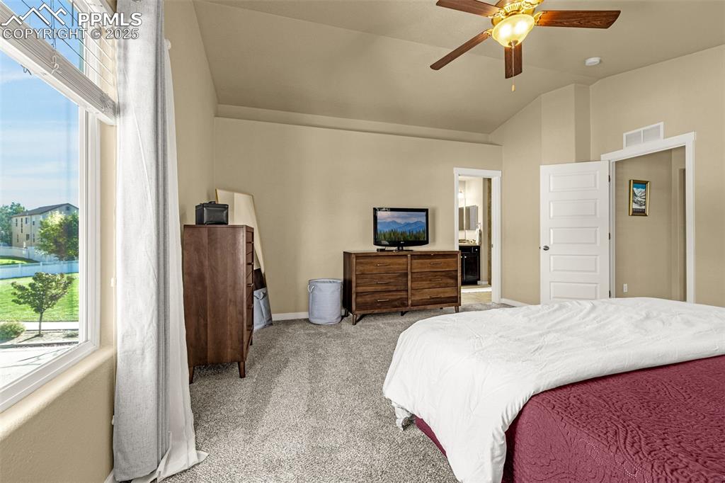 Image 16 of 39: Bedroom