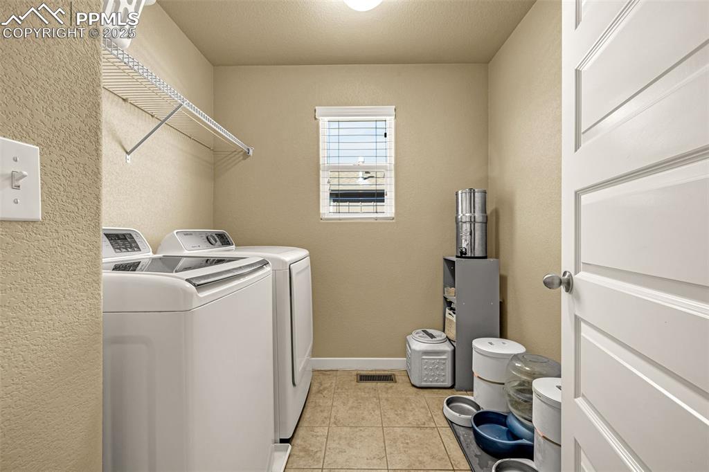 Image 20 of 39: Laundry