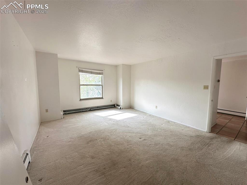 Image 11 of 23: Bedroom