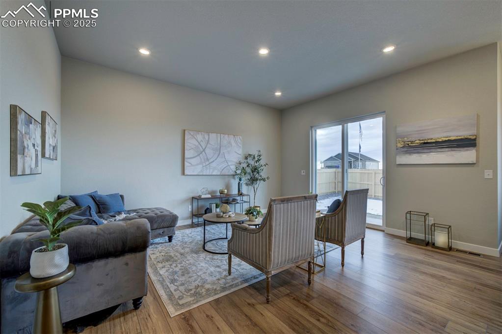 Image 17 of 36: Living Room