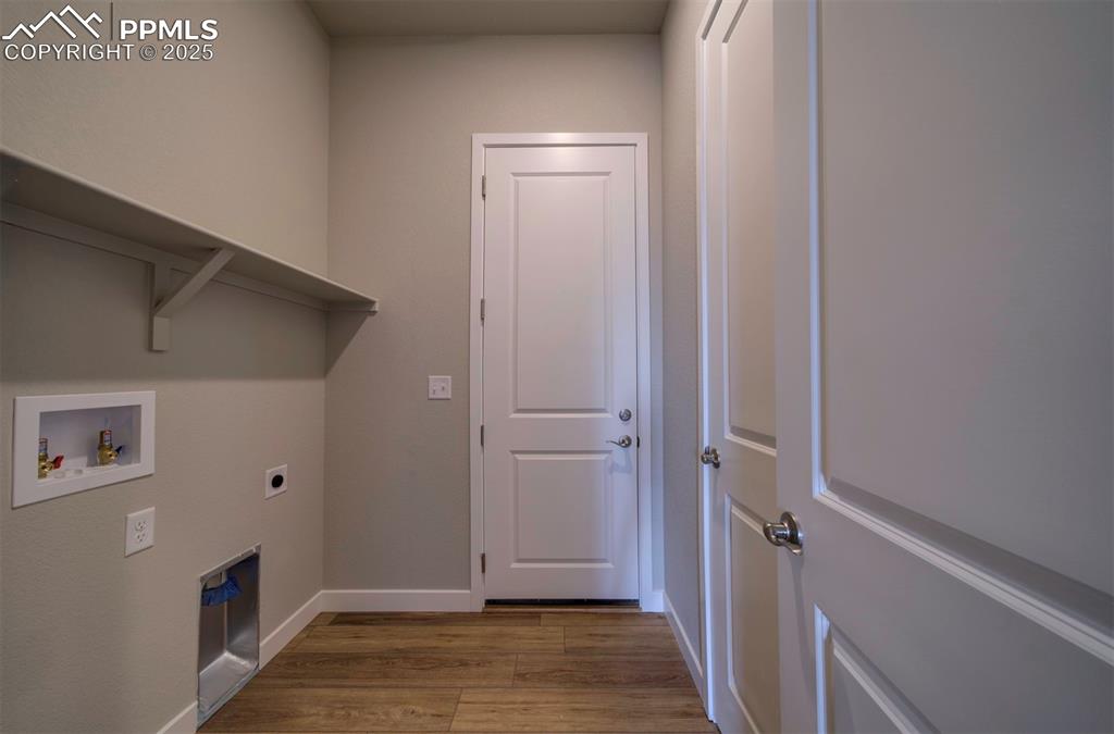 Image 18 of 36: Laundry