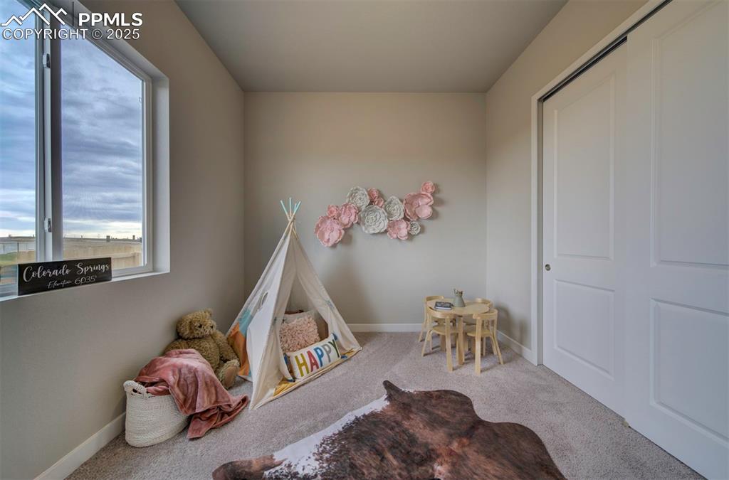 Image 32 of 36: Bedroom