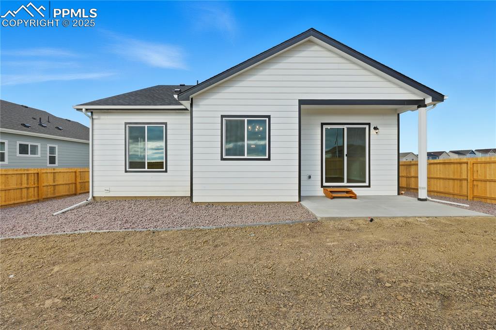 Image 6 of 36: Back of Structure