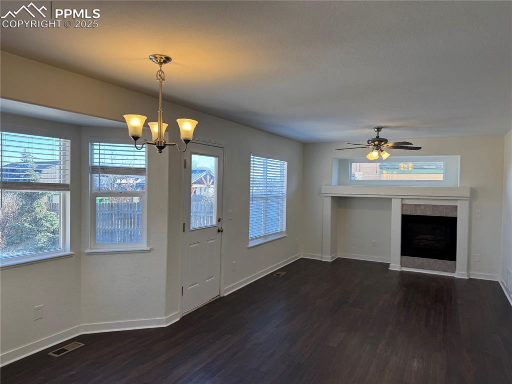 Image 5 of 19: Entry