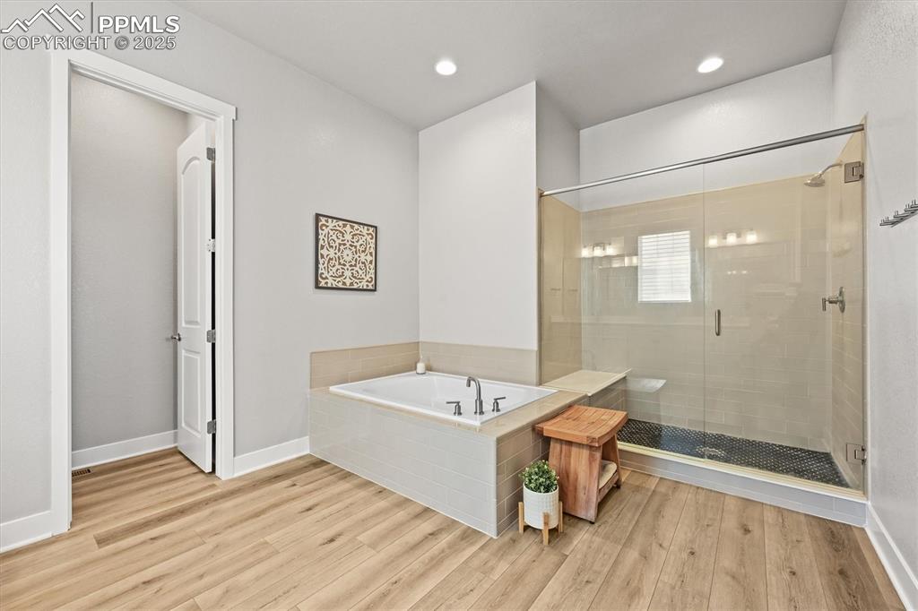 Image 20 of 47: Bathroom