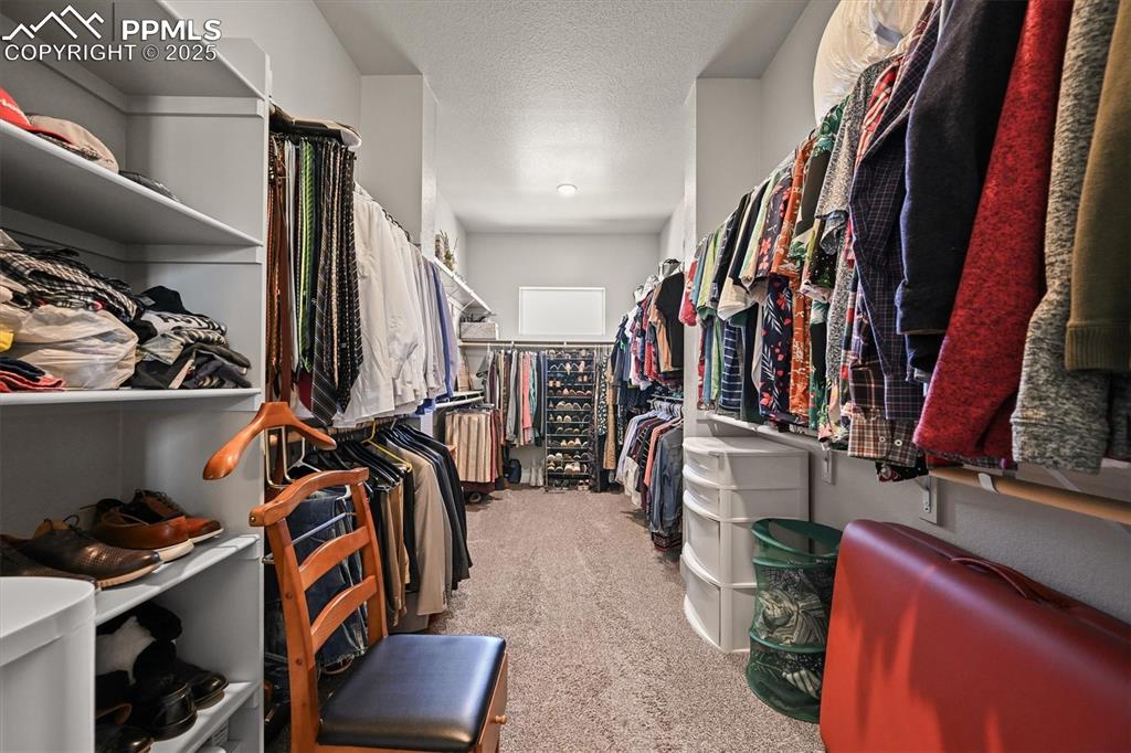 Image 43 of 47: Closet