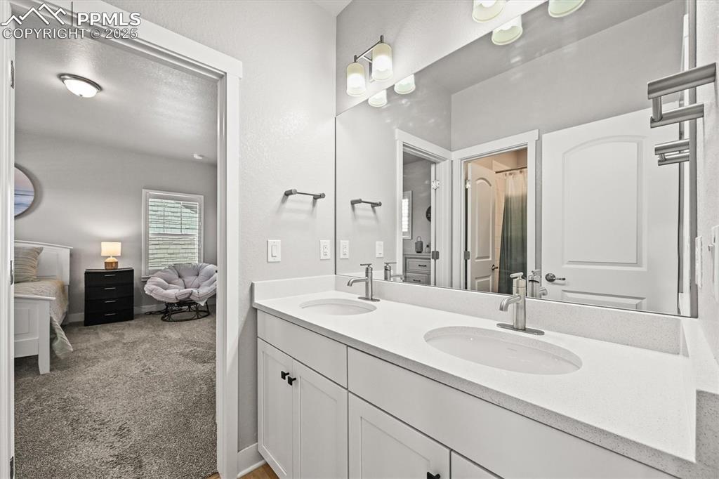 Image 47 of 47: Bathroom