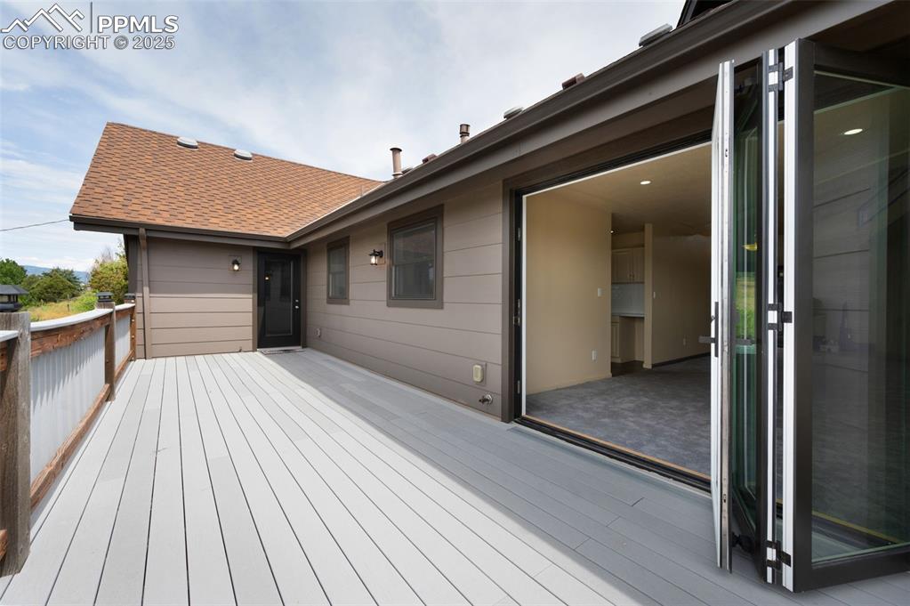 Image 15 of 46: Deck