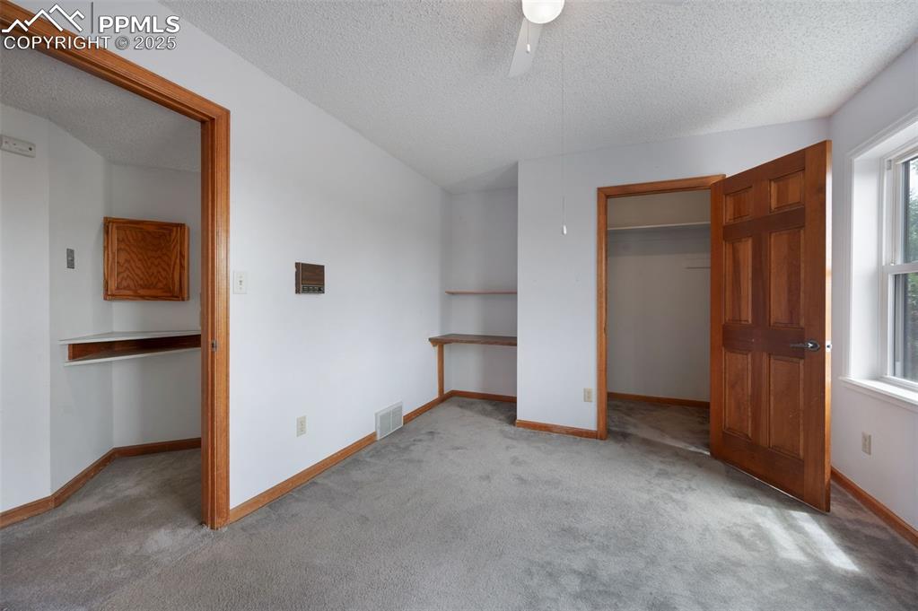 Image 33 of 46: Bedroom