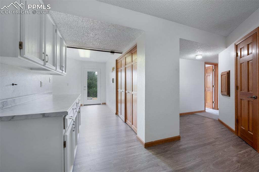 Image 35 of 46: Kitchen