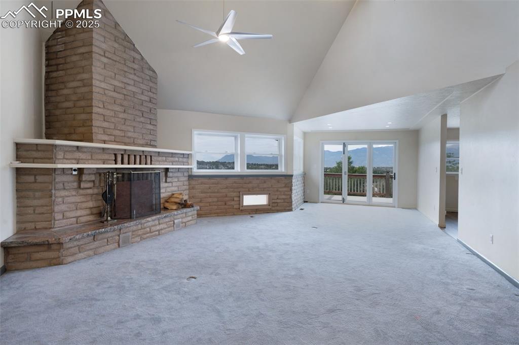 Image 7 of 46: Living Room