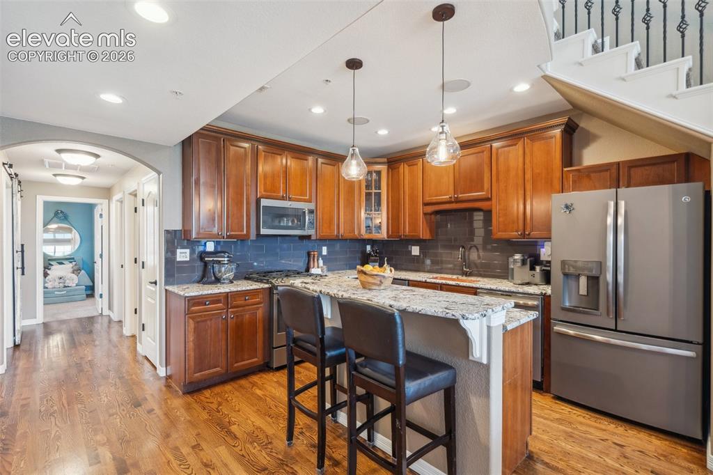 Image 15 of 50: Kitchen
