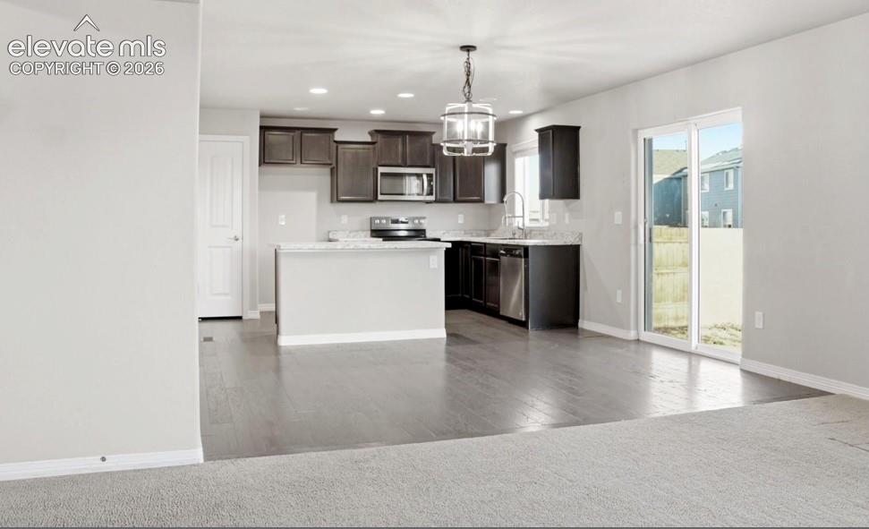 Image 3 of 19: Kitchen