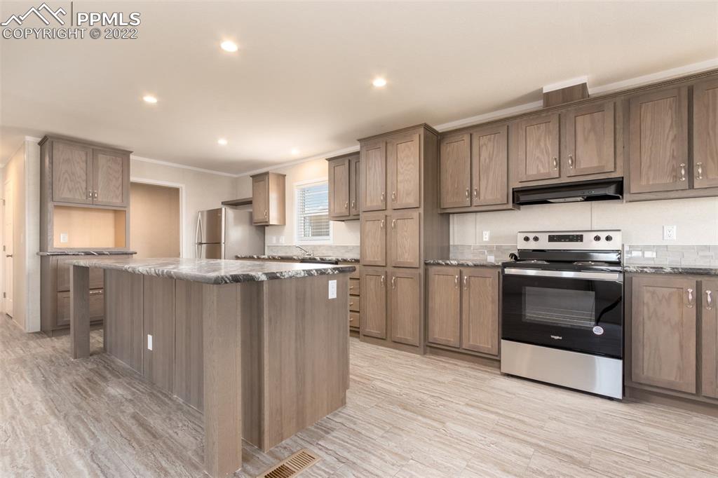 Listing 9503394, Image 5 of 19