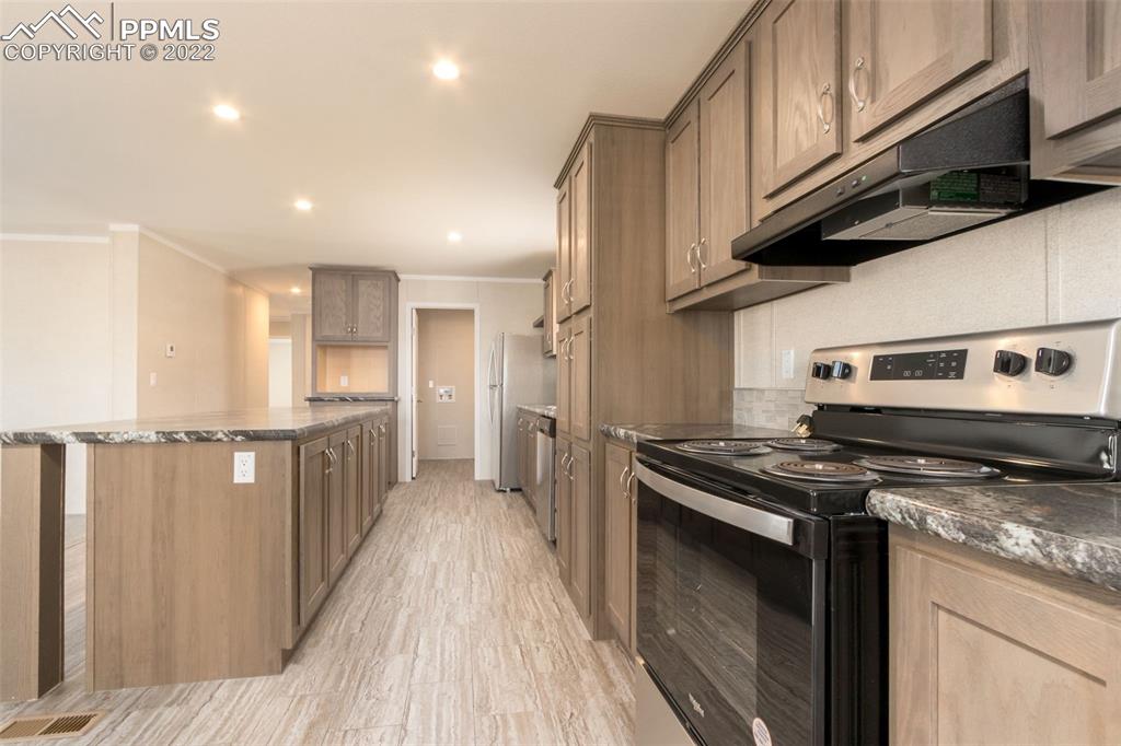 Listing 9503394, Image 7 of 19