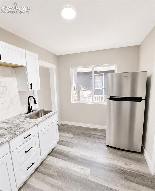 Image 6 of 13: Kitchen