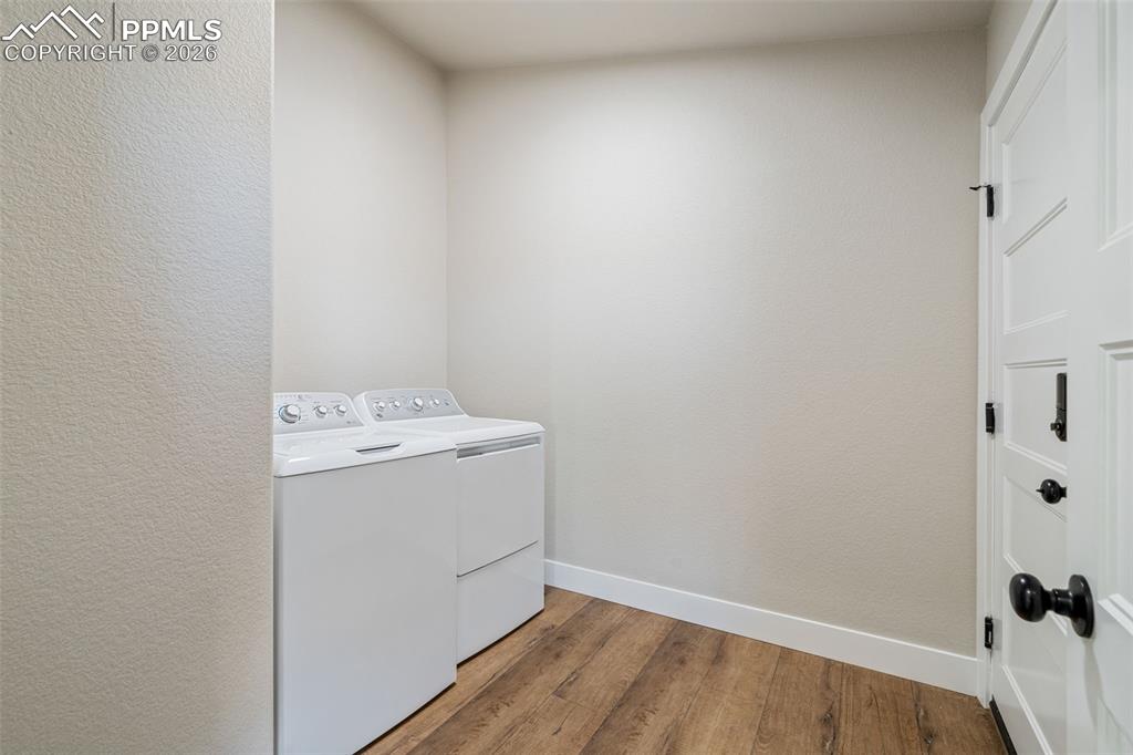 Image 17 of 50: Laundry