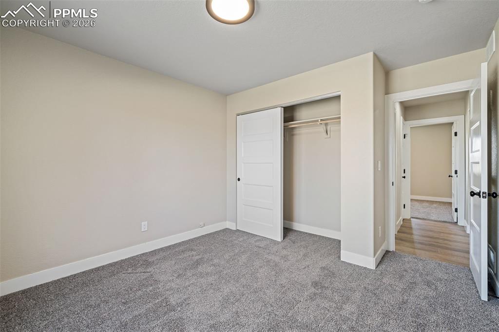 Image 31 of 50: Bedroom