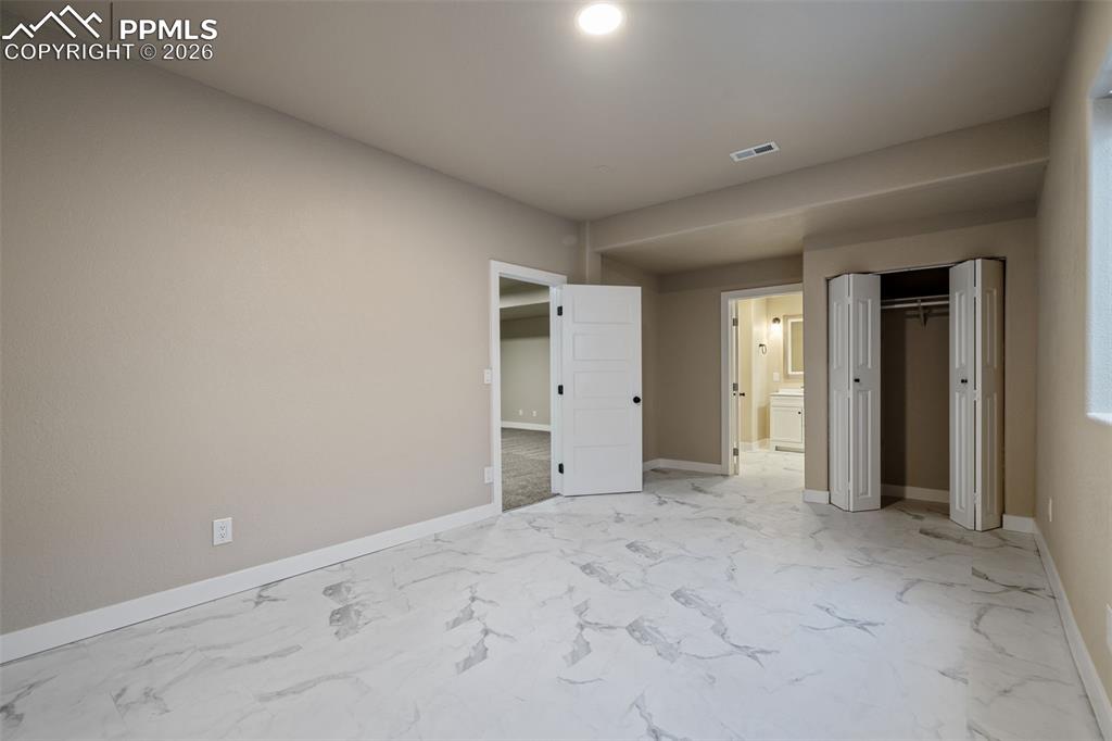 Image 38 of 50: Bedroom