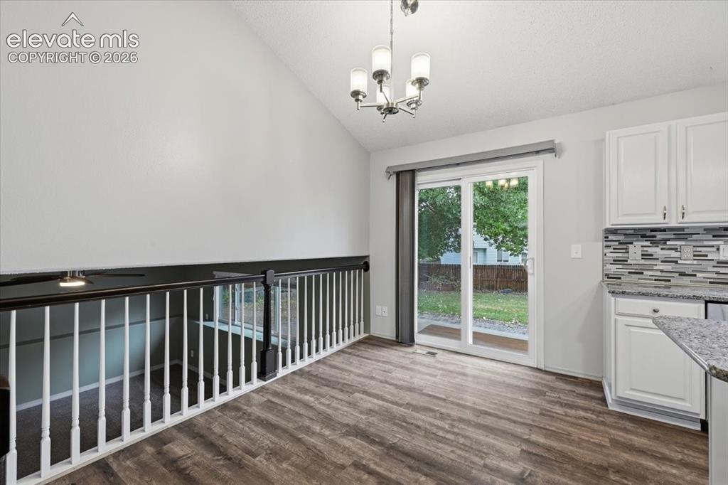 Image 10 of 46: Dining Area
