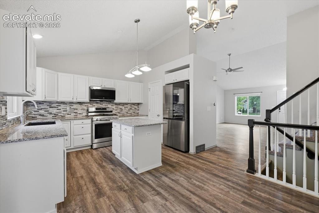 Image 6 of 46: Kitchen