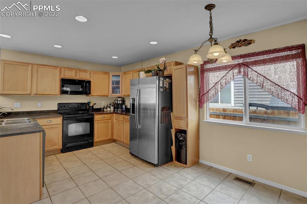 Listing 9505587, Image 17 of 36
