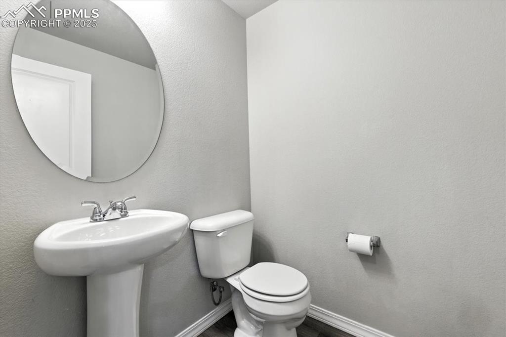 Image 11 of 39: Bathroom