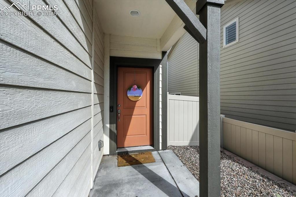 Image 4 of 39: Entry