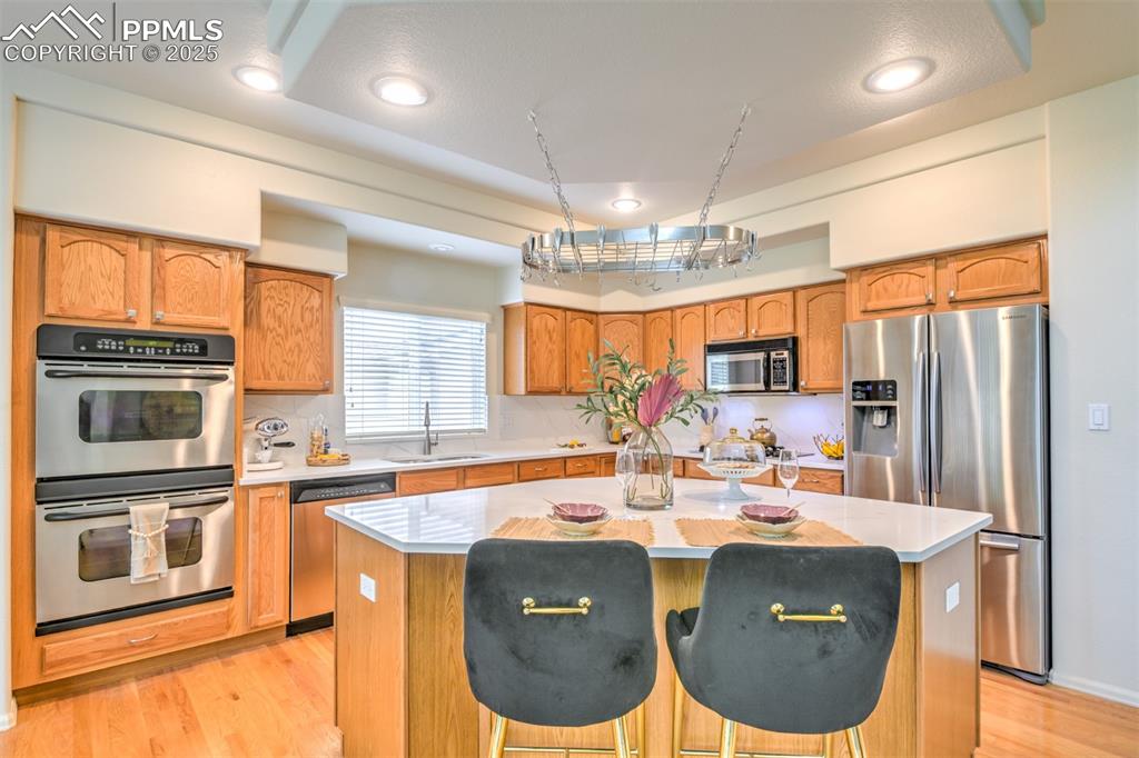 Image 10 of 47: Kitchen
