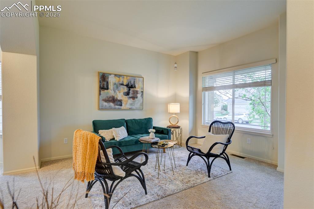 Image 4 of 47: Sitting Room