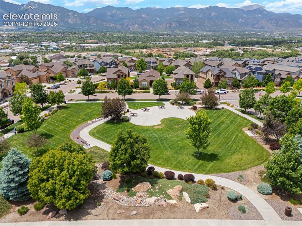 Image 30 of 34: Expansive community park 1/2 block from the subject property with green spa