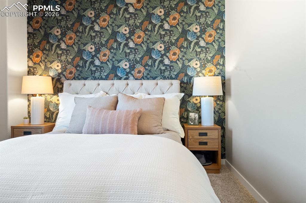 Image 27 of 50: Bedroom