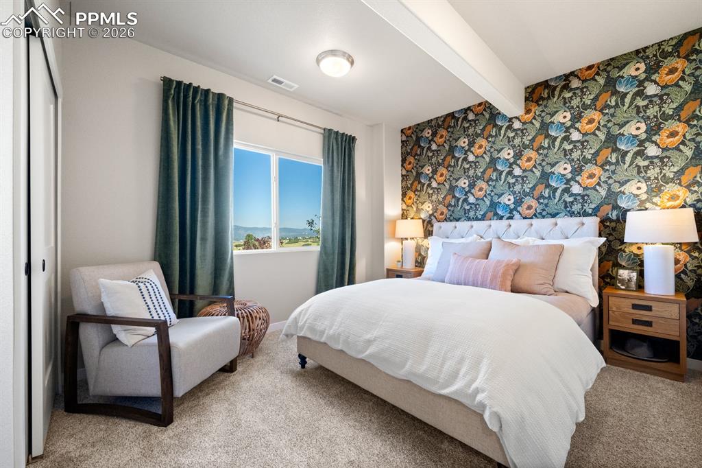 Image 28 of 50: Bedroom