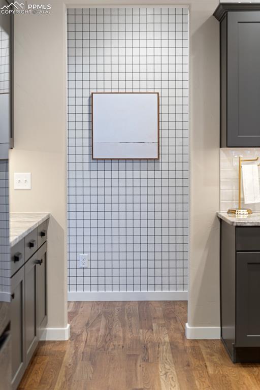 Image 33 of 50: Bathroom