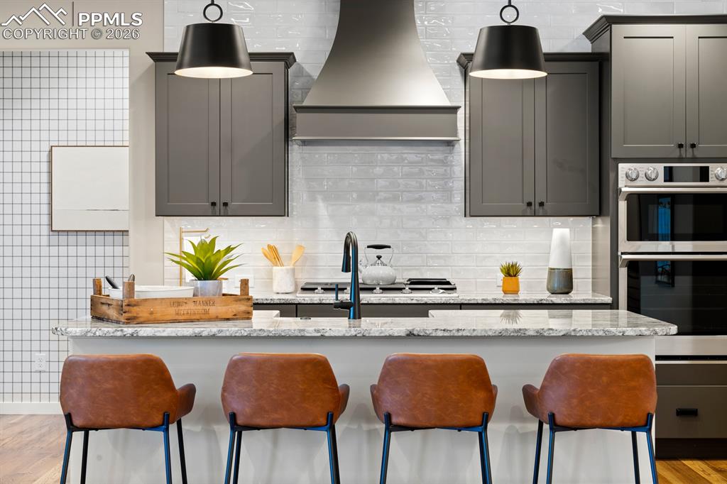 Image 38 of 50: Kitchen