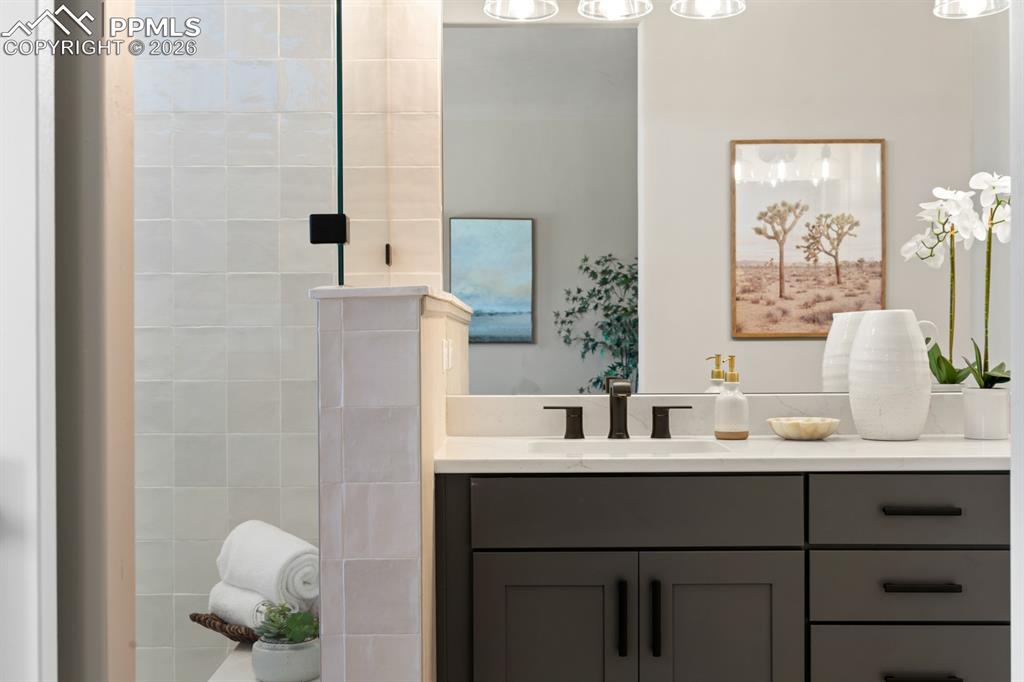 Image 40 of 50: Bathroom