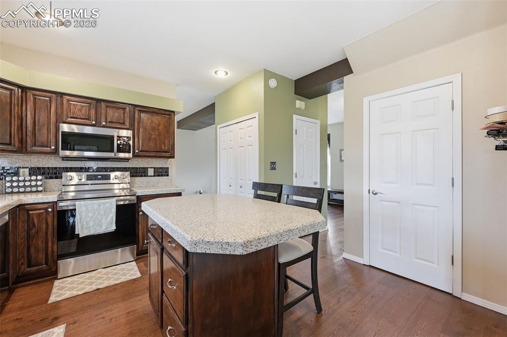 Image 11 of 35: Kitchen