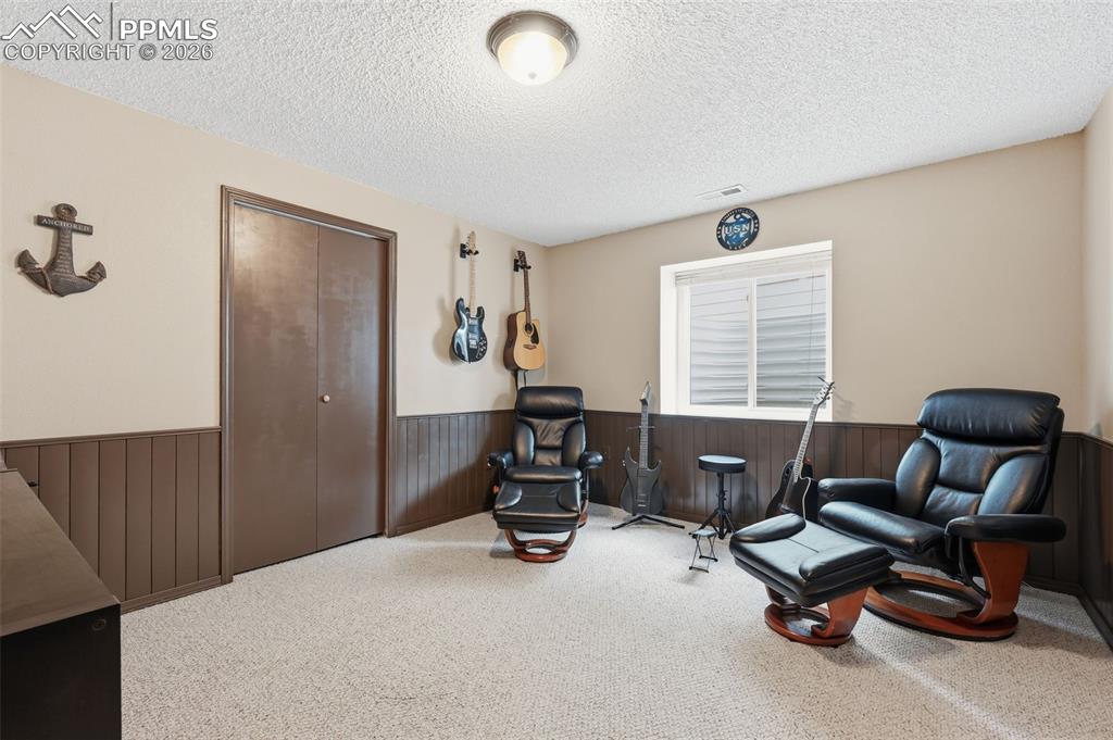 Image 27 of 35: Sitting Room