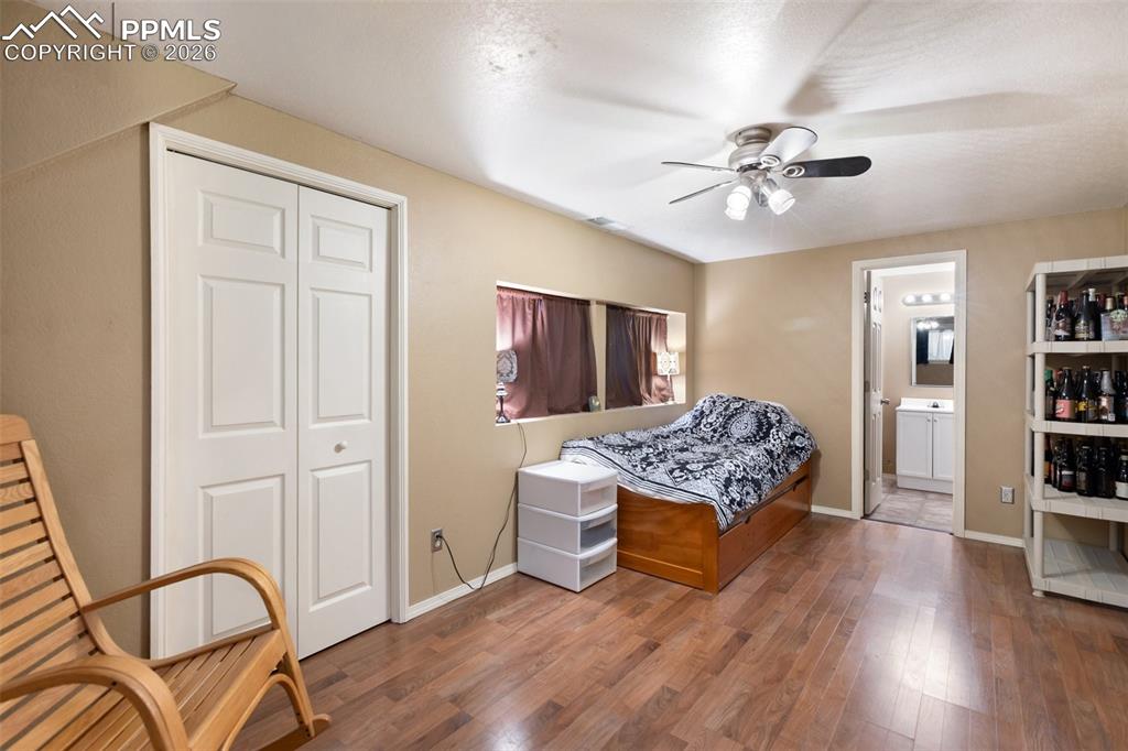 Image 25 of 30: No Description Available