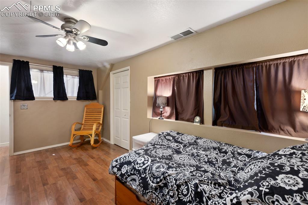 Image 26 of 30: No Description Available