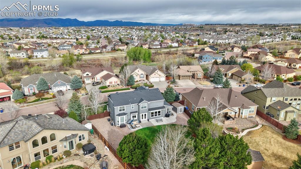 Image 5 of 44: Well-kept community with nearby parks, trails, and open space