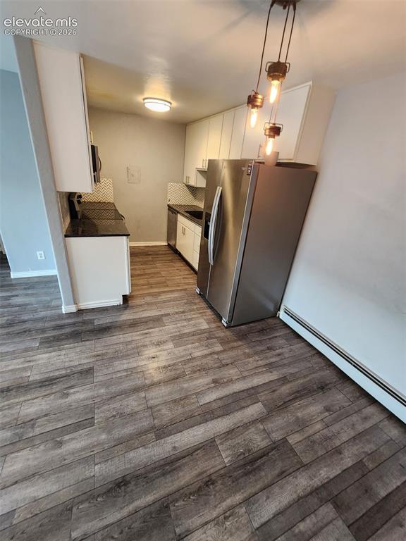Image 6 of 8: Kitchen