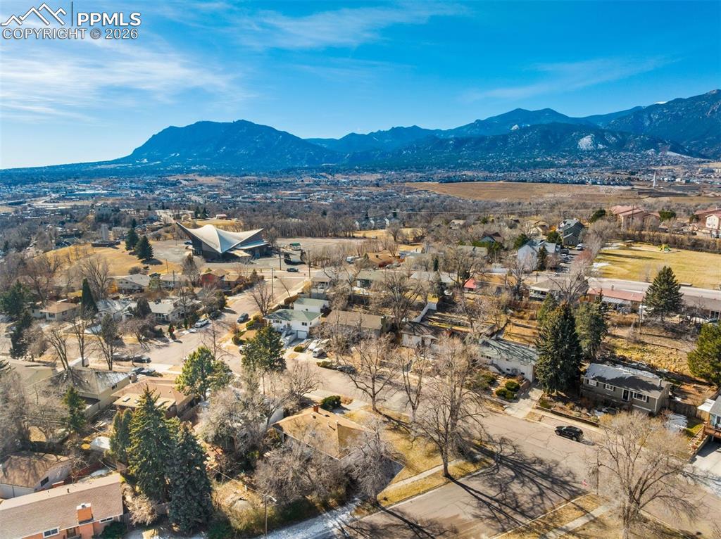 Image 10 of 10: View