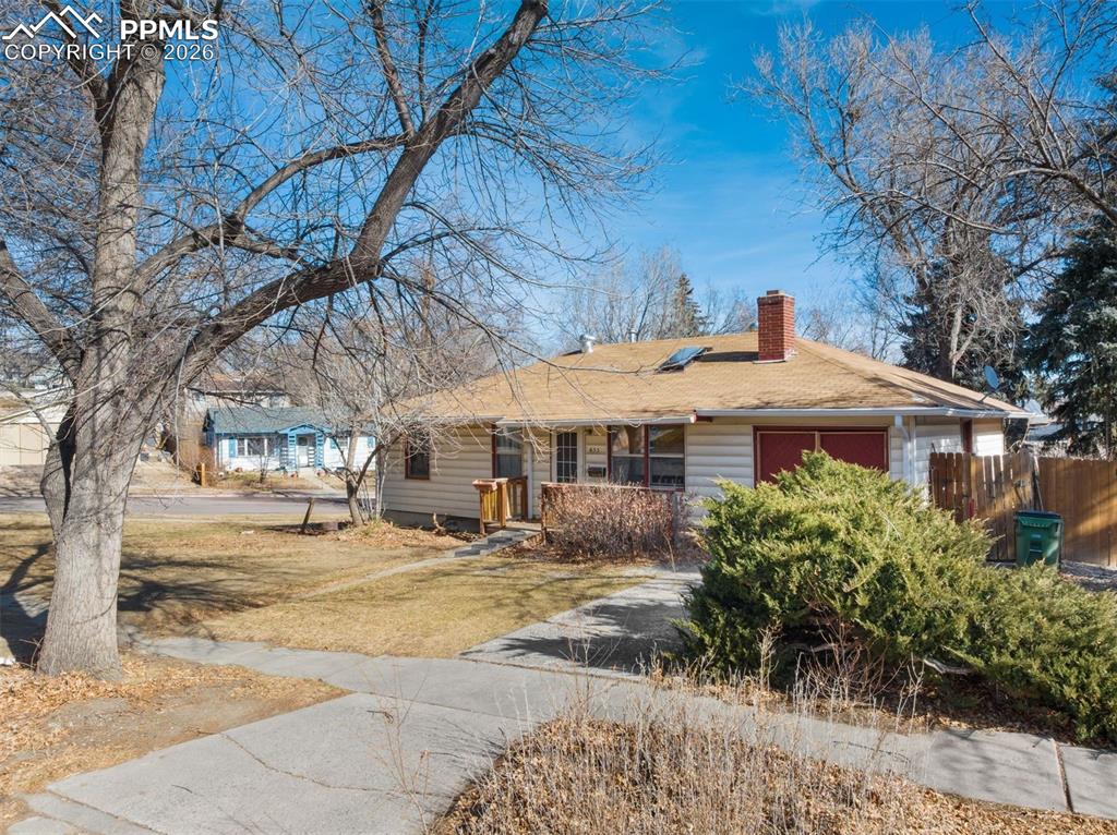 Image 3 of 10: Large corner lot.