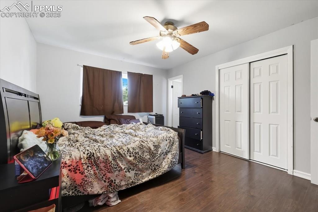 Image 9 of 28: Bedroom