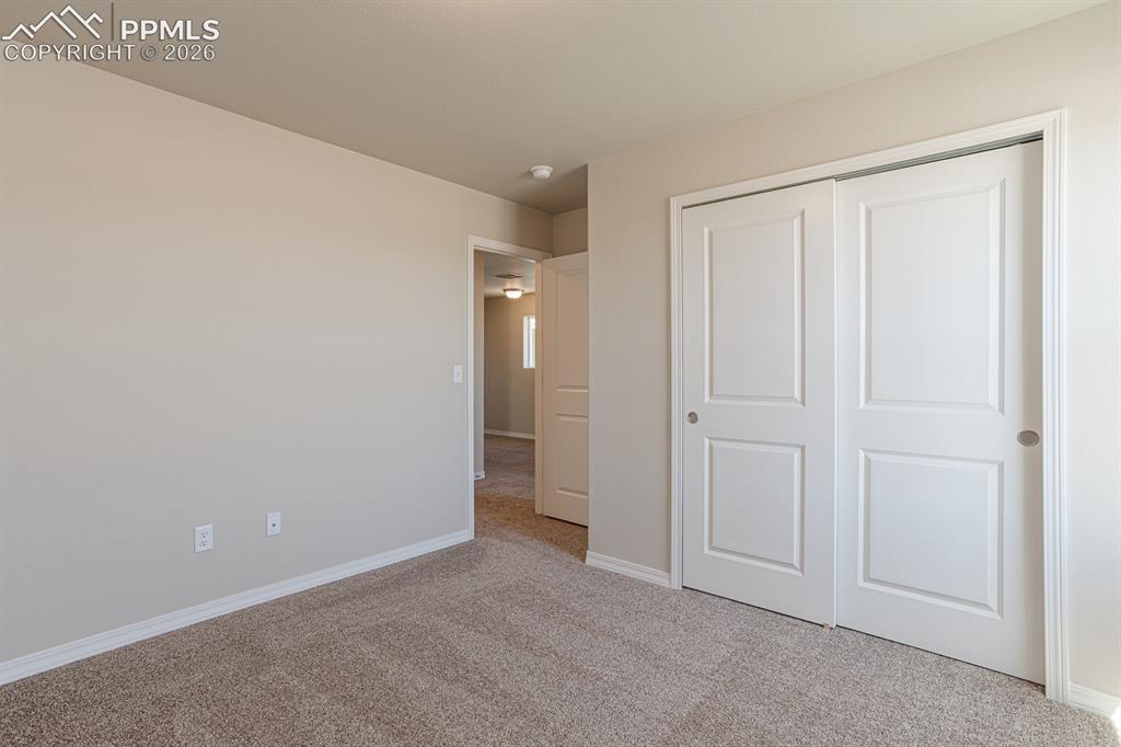 Image 4 of 26: Bedroom