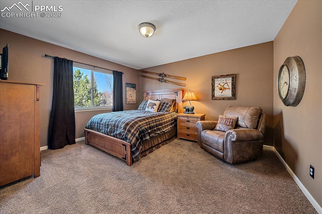 Image 28 of 50: Bedroom 4