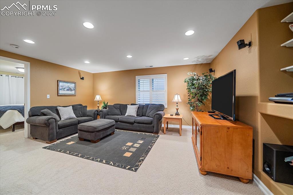 Image 33 of 50: Family/recreation area